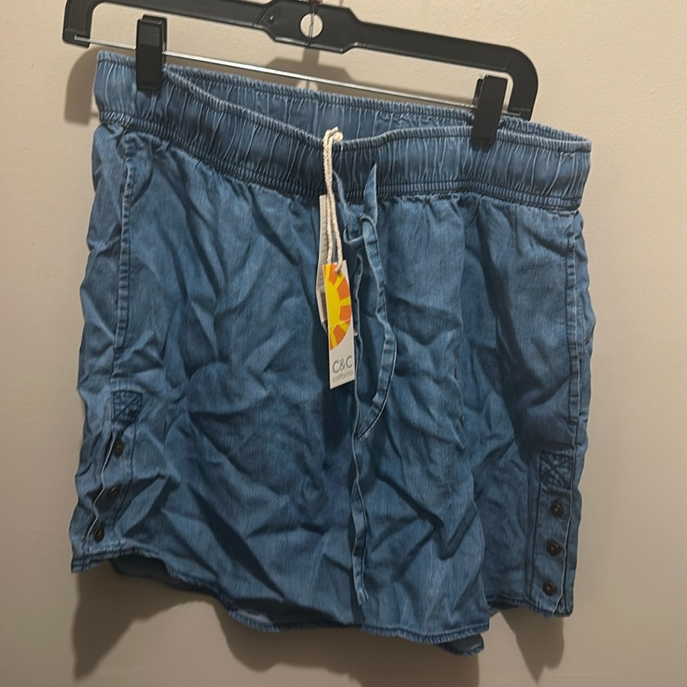 EVERYTHING MUST GO! $5 END OF THE YEAR CLOSE OUT C&C California skirt